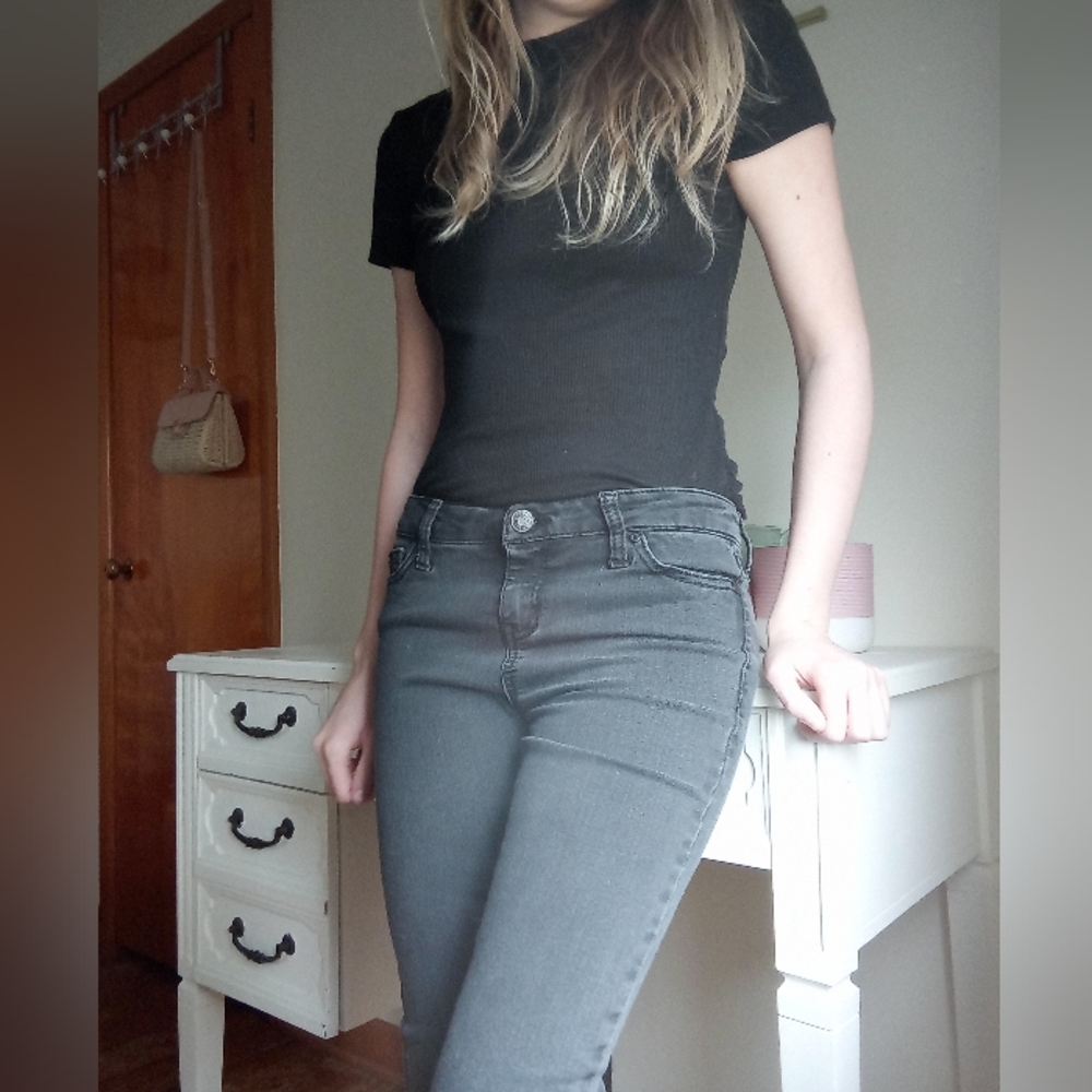 CELEBRITY PINK - Dark Gray / Black Mid-Rise Skinny Jeans
